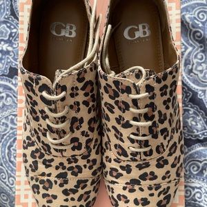 Gianni Bini - Leopard Print Tom-Boy Shoes - Size: 9.5